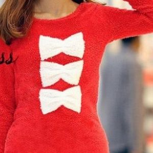 Red Sweater | Suéter Rojo